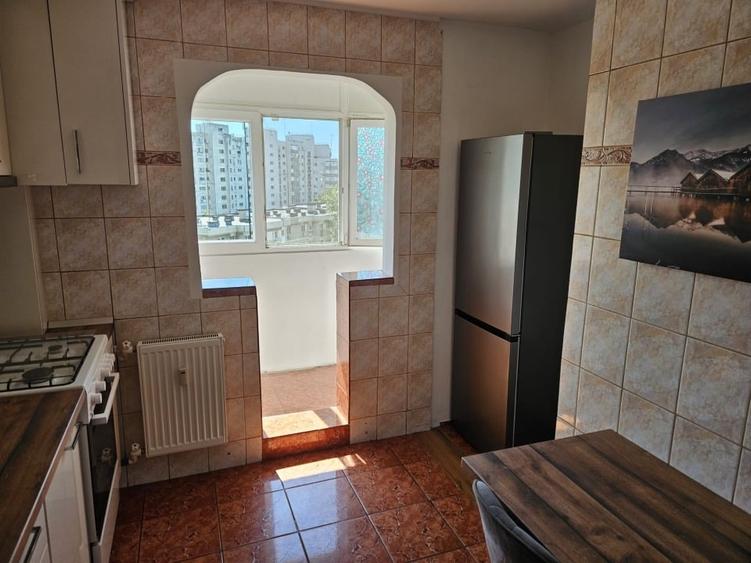 Apartament cu 2 camere decomandat în Crângași