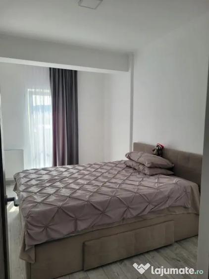 Apartament cu 2 camere semidecomandat în Florești