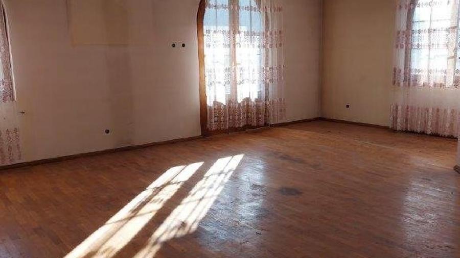 Casă individuală cu 5 camere cu Teren 1380 Mp în Costești