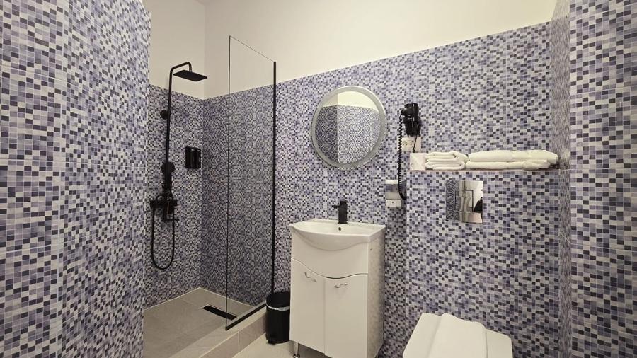 Apartament cu 3 camere decomandat, mobilat în Armeneasca