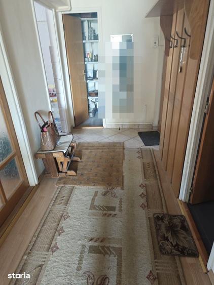 Apartament cu 3 camere decomandat în Cetate