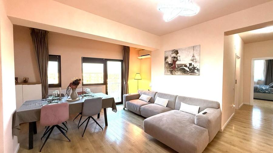 Apartament cu 3 camere decomandat, mobilat în Sisești