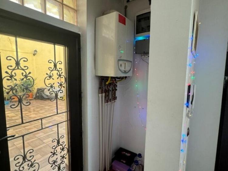 Casă cu 5 camere cu Teren 100 Mp în Rahova