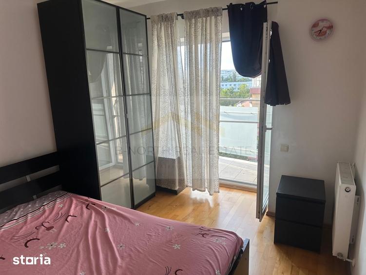Apartament cu 4 camere semidecomandat, mobilat în Titan