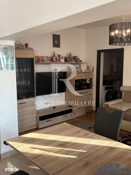 Apartament cu 3 camere decomandat în Decebal
