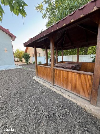 Casă cu 4 camere cu Teren 600 Mp în Glina