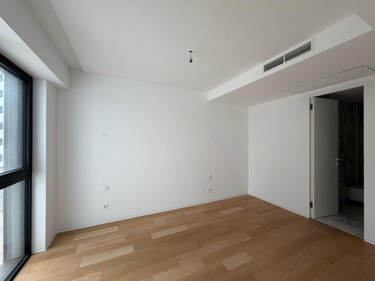 Apartament cu 3 camere semidecomandat în Floreasca
