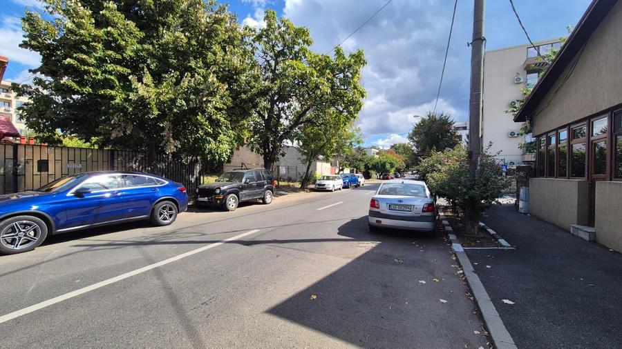 Casă individuală cu 5 camere cu Canalizare în Băneasa