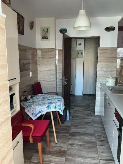Apartament cu 2 camere decomandat, mobilat în Est