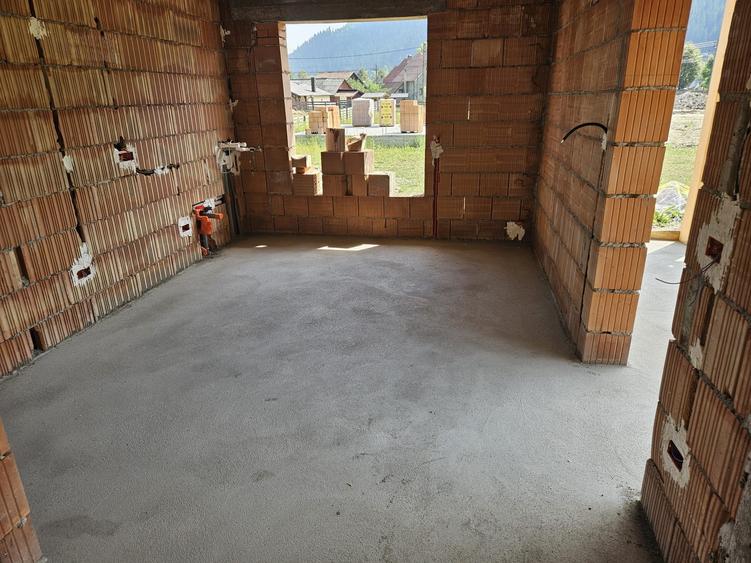 Casă individuală cu 3 camere cu Teren 714 Mp în Câmpulung Moldovenesc
