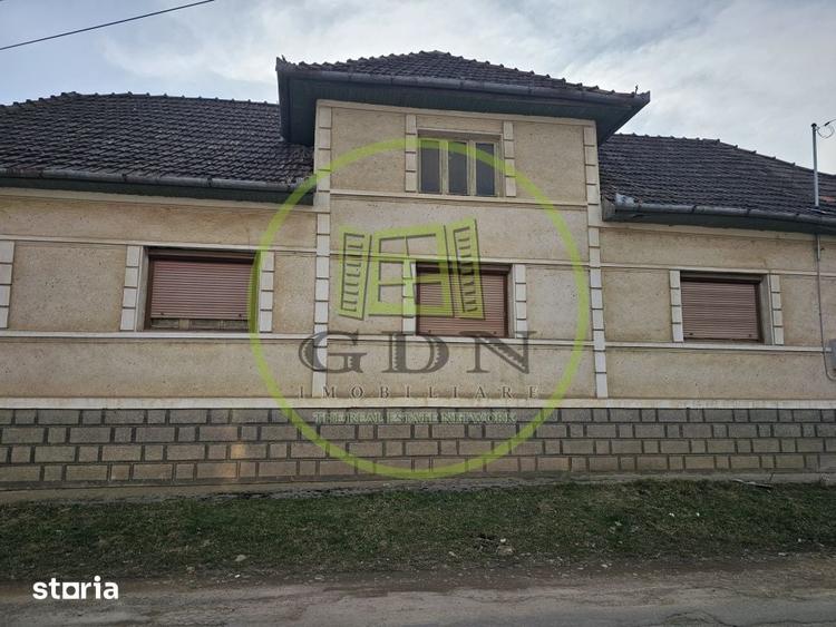 Casă cu 4 camere cu Teren 1000 Mp în Cărpinet