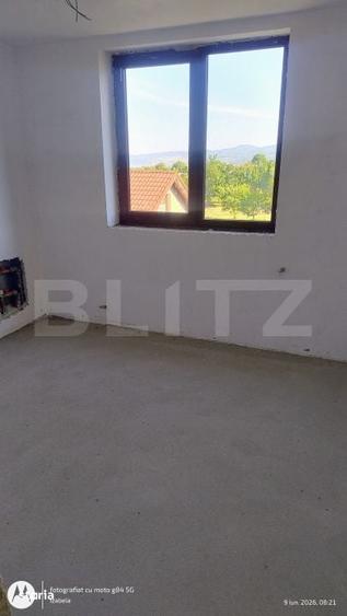 Casă cu 5 camere cu Teren 560 Mp în Cășeiu