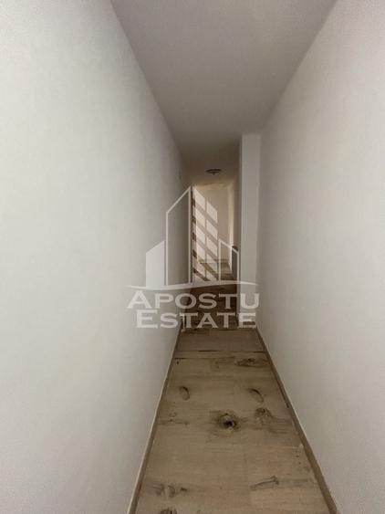 Casă individuală cu 9 camere cu Canalizare în Elisabetin