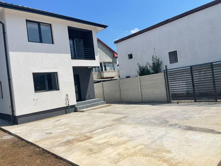 Casă individuală cu 3 camere cu Canalizare în Glina