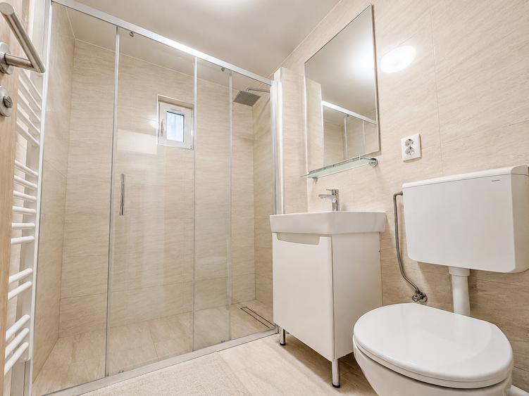 Apartament cu 3 camere decomandat, mobilat în Zorilor
