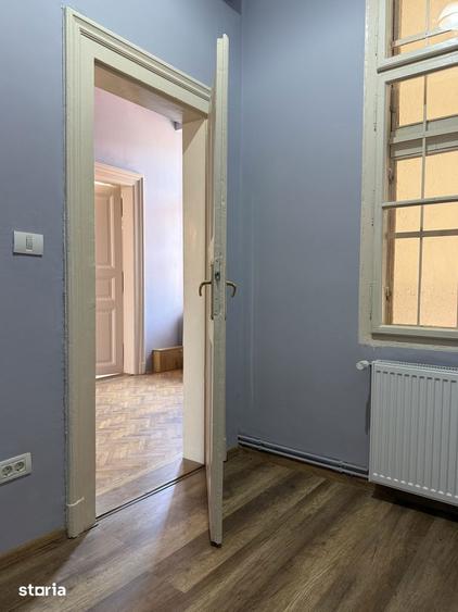 Apartament cu 5 camere în Central