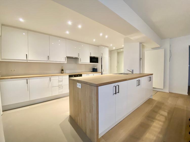 Apartament cu 3 camere decomandat în Nord-Est