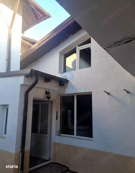 Casă cu 5 camere cu Teren 250 Mp în 1 Mai