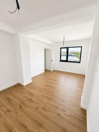 Apartament cu 3 camere semidecomandat în Valea Lupului