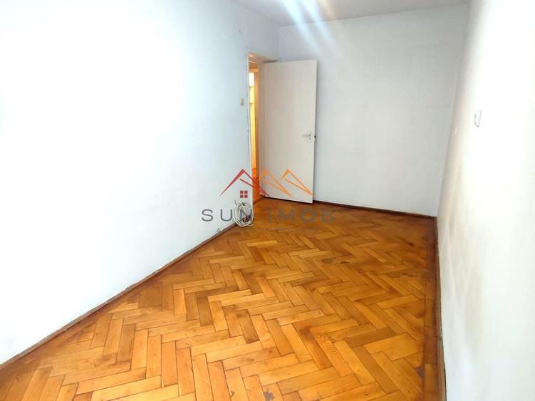 Apartament cu 3 camere semidecomandat în Central