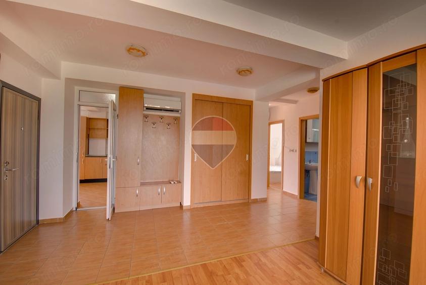 Apartament cu 4 camere decomandat în Aradului