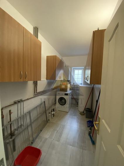 Duplex cu 5 camere cu Canalizare în Iancu Nicolae
