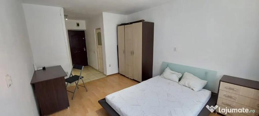 Garsonieră decomandată în Gruia