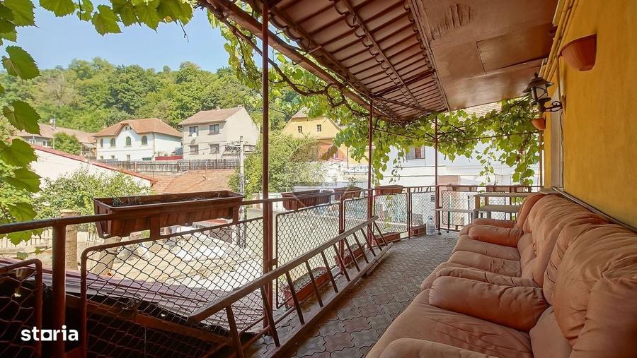 Casă cu 3 camere în Central