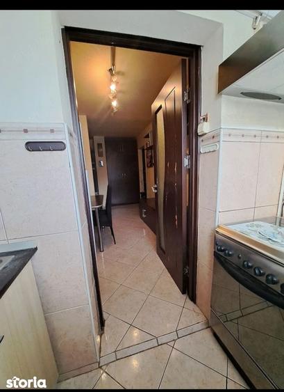Apartament cu 2 camere decomandat în Calea București