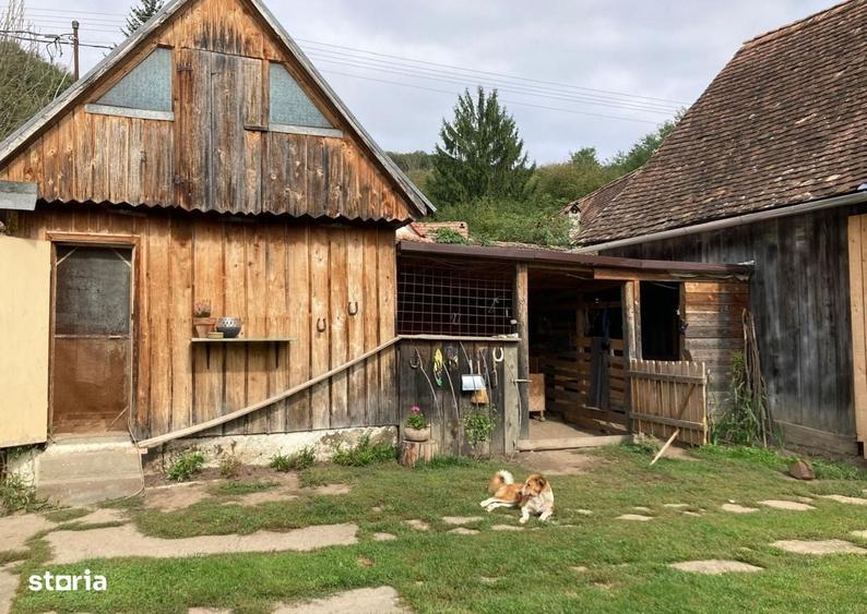 Casă cu 2 camere decomandat cu Teren 1400 Mp în Vânători