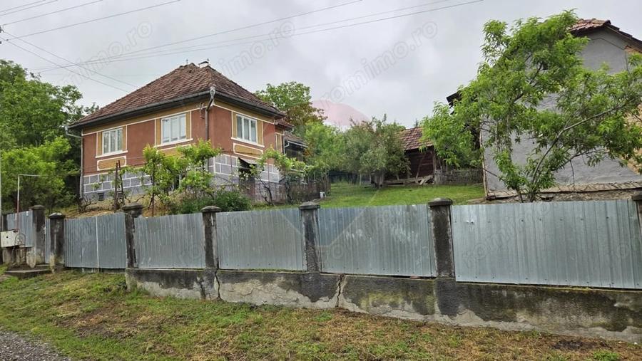 Casă cu 3 camere cu Teren 2200 Mp în Teleac