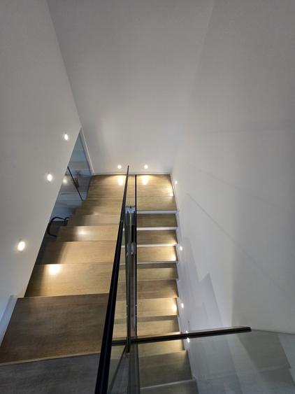 Penthouse cu 4 camere decomandat, mobilat în Centru Civic