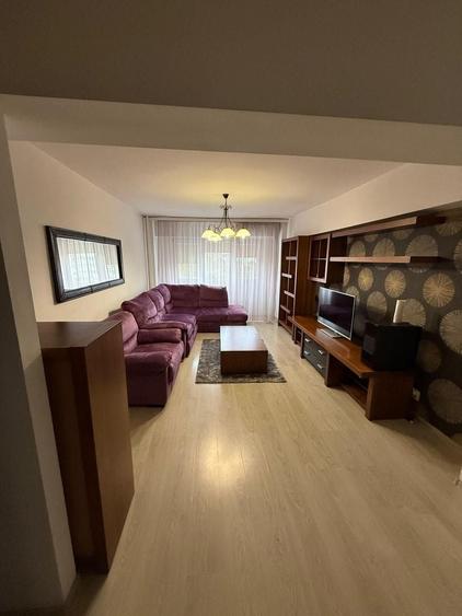 Apartament cu 3 camere decomandat în Banu Manta