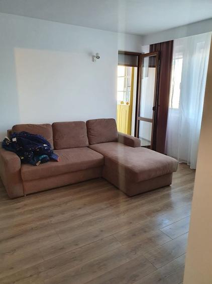 Apartament cu 2 camere semidecomandat în Dristor