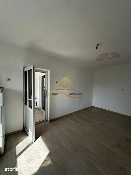 Casă cu 2 camere cu Teren 779 Mp în Tache