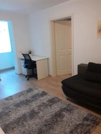 Apartament cu 2 camere semidecomandat, mobilat în Spitalul Județean