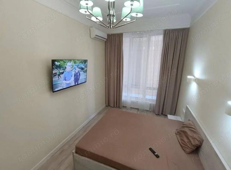 Apartament cu 2 camere decomandat în Noua