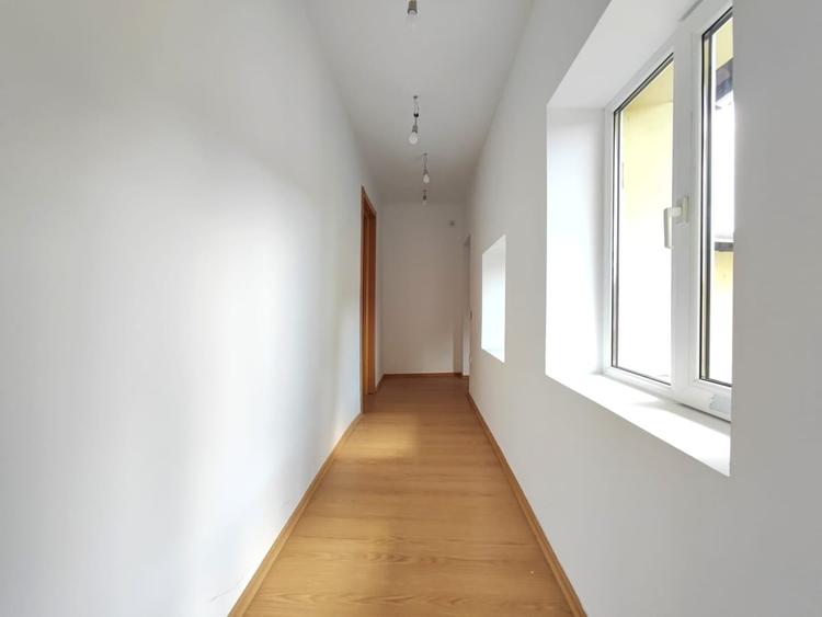 Apartament cu 2 camere decomandat în Victoriei