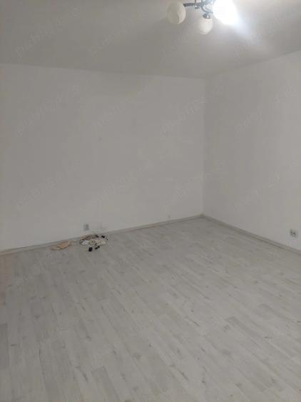 Apartament cu 3 camere decomandat în Tineretului