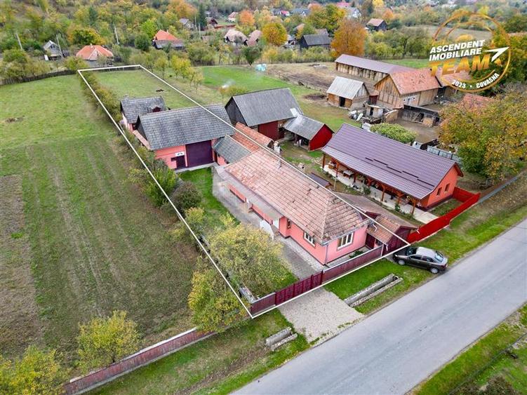 Casă individuală cu 2 camere cu Teren 1169 Mp în Zagon