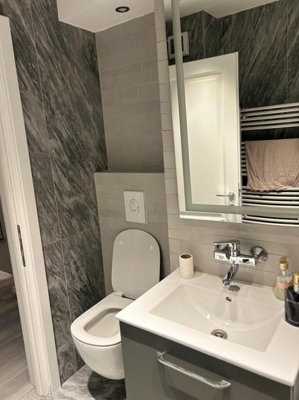 Apartament cu 3 camere decomandat, mobilat în Central