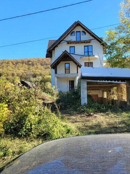 Casa la Ro?u de Vanzare Garleni de Sus (Bacau) | Ideal Pensiune sau Reziden?ial - 3