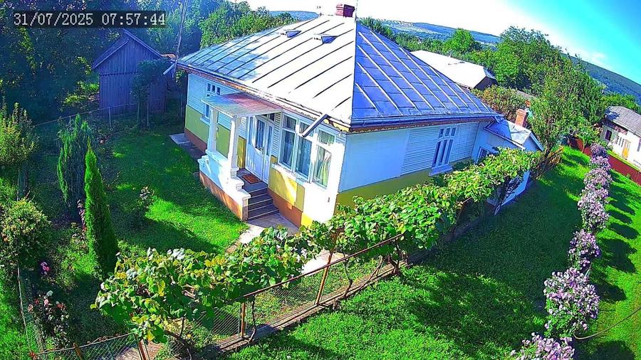 Casă cu 3 camere cu Teren 2700 Mp în Central