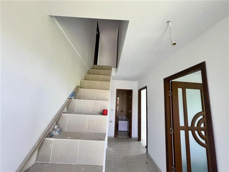 Casă individuală cu 4 camere cu Teren 600 Mp în Voinești