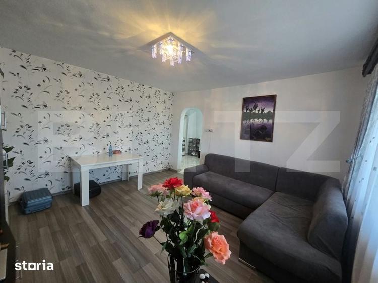 Apartament cu 3 camere decomandat în Micro 4