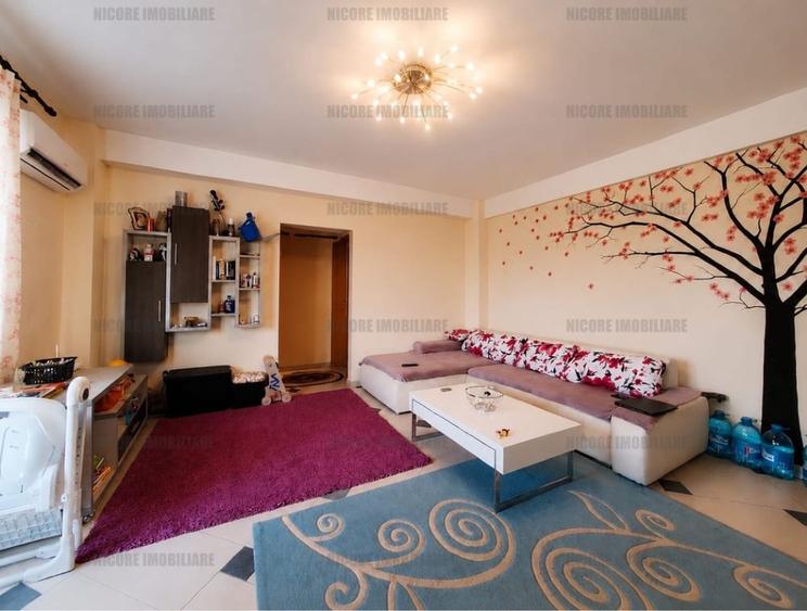 Apartament cu 3 camere nedecomandat în Giroc