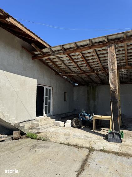 Casă cu Teren 1300 Mp în Bulzești