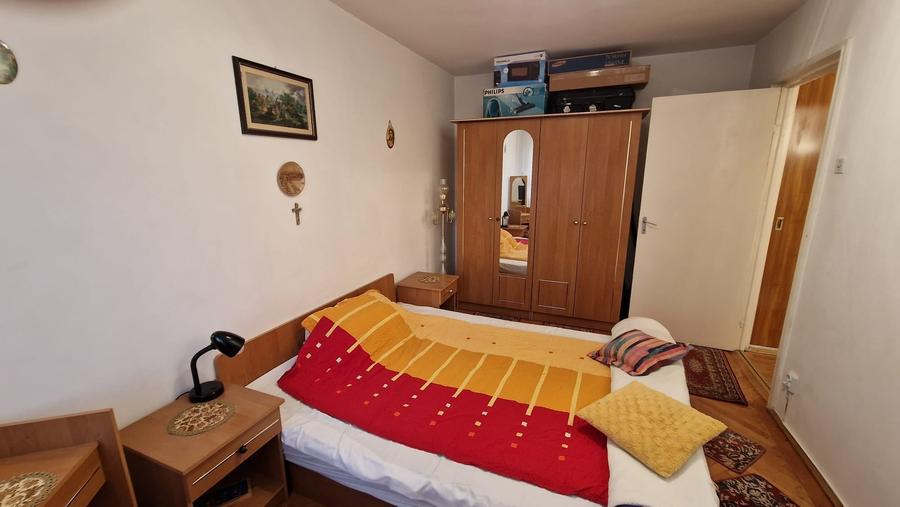 Apartament cu 2 camere semidecomandat în Piața Centrală