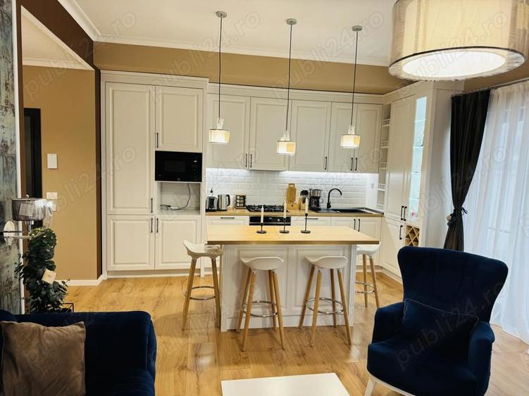 Apartament cu 3 camere semidecomandat în Tunari