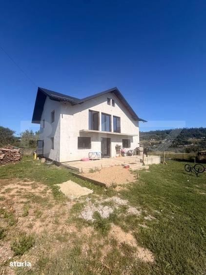 Casă cu 5 camere cu Teren 3600 Mp în Dărmănești